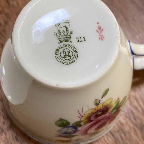 Vintage Royal Doulton Floral Demitasse Cup & Saucer Set England Cottage Core - Picture 6 of 8